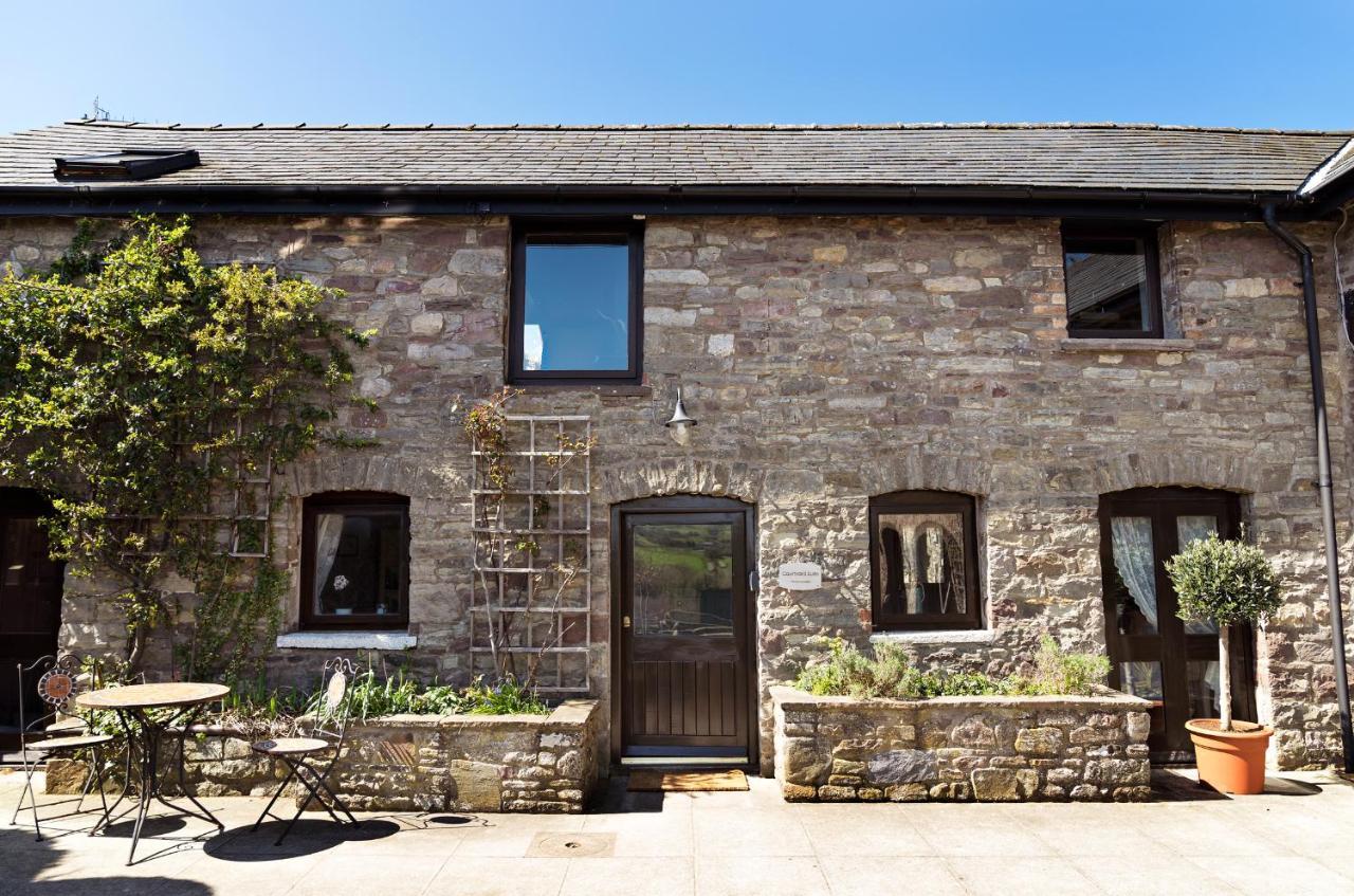Neuadd B&B Suites Crickhowell Esterno foto