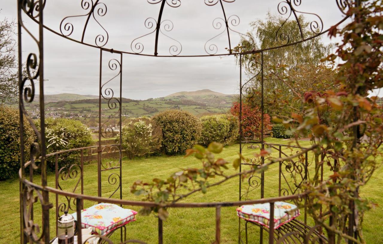 Neuadd B&B Suites Crickhowell Esterno foto