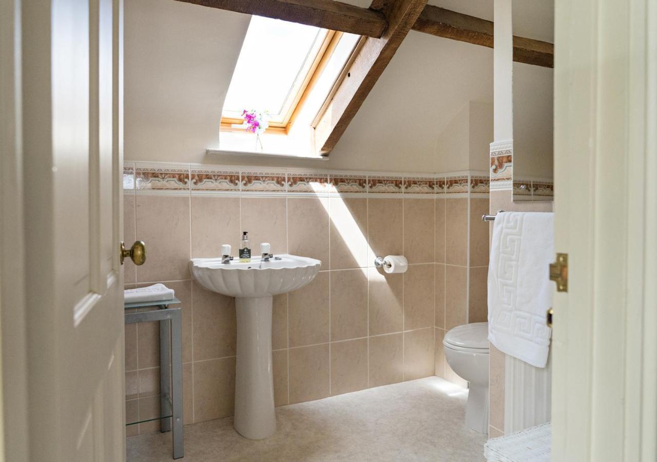 Neuadd B&B Suites Crickhowell Esterno foto